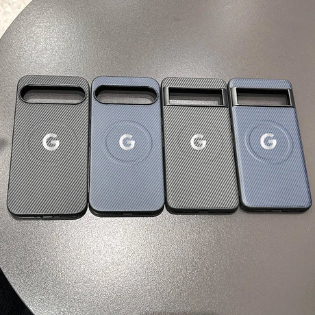 Four smartphone cases in two different designs and colors.