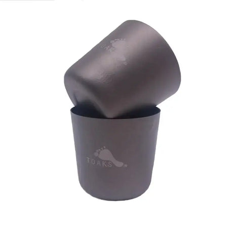 a black cup with a black lid
