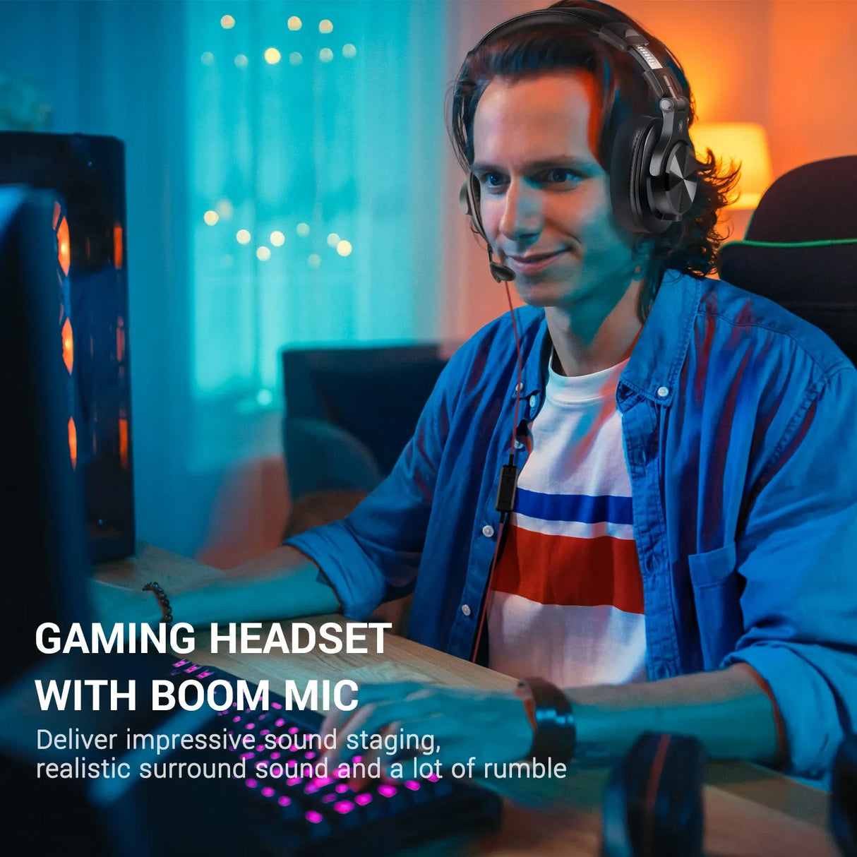 Gaming headset with boom mic.