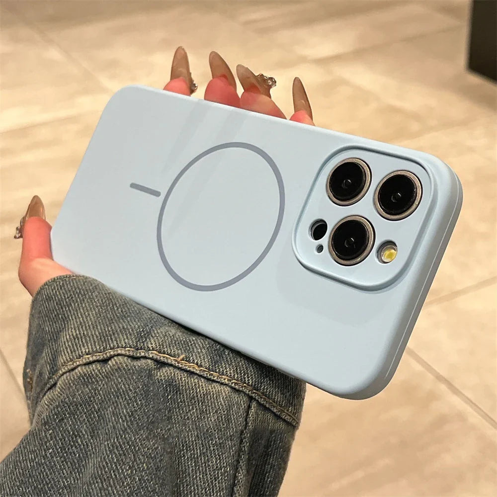 Light blue iPhone case with MagSafe.