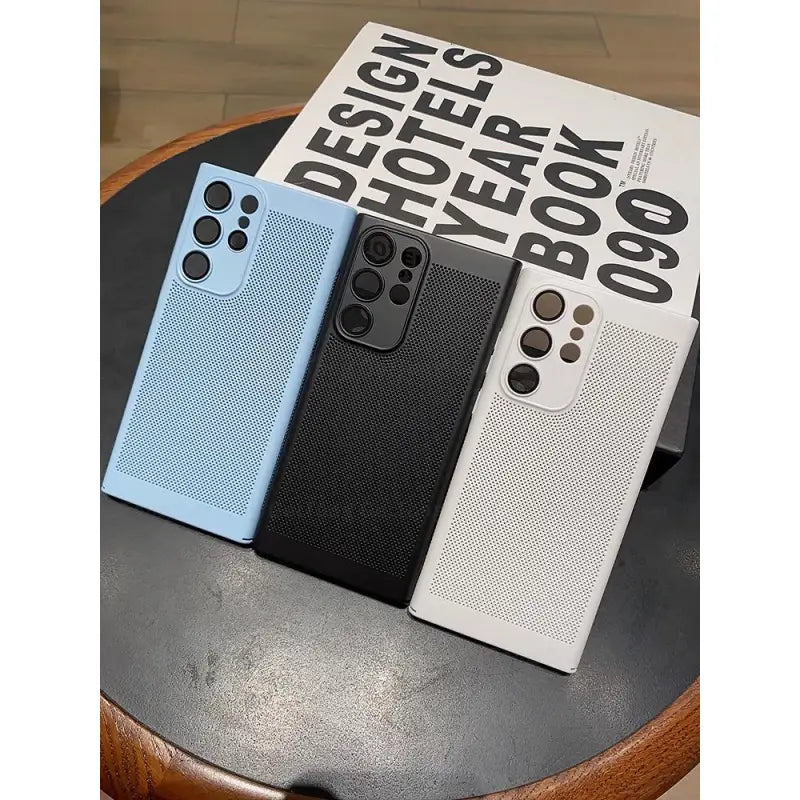 the back of the phone case is shown in three different colors