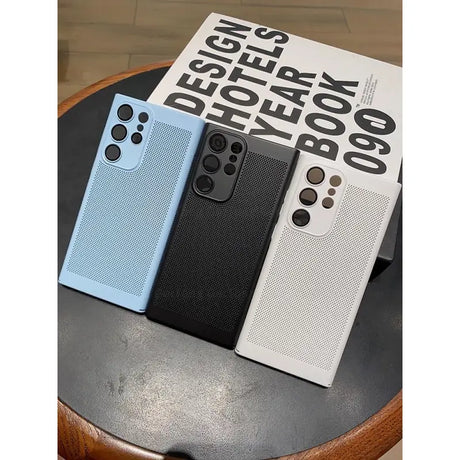 the back of the phone case is shown in three different colors