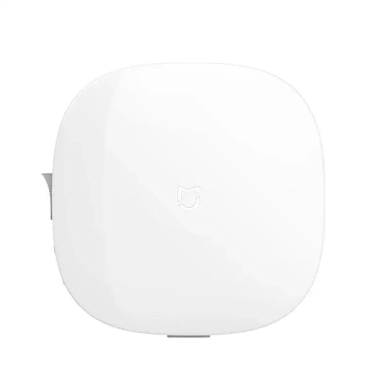 a close up of a white box with a white lid
