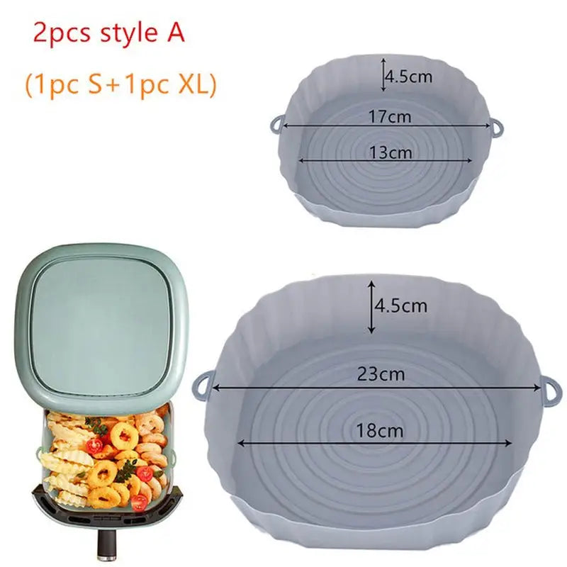 two different sizes of plastic containers with lids and lids