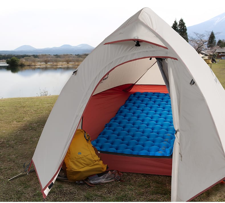 Leichte und tragbare aufblasbare Campingmatte von Naturehike