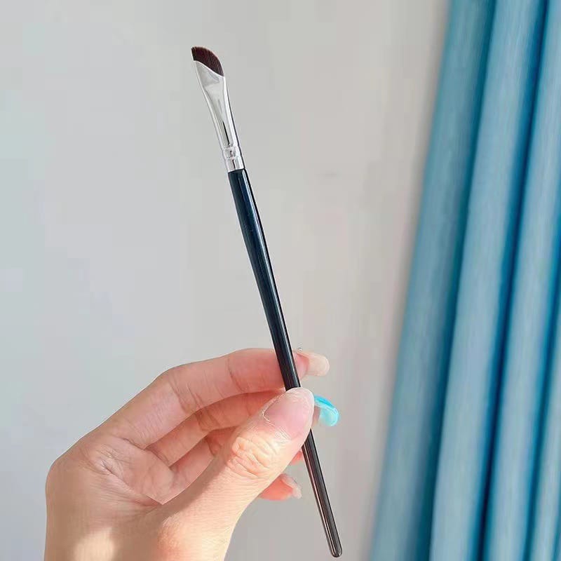 Ultradünner Sichel-Eyeliner-Pinsel: Erzielen Sie ein präzises Augen-Make-up