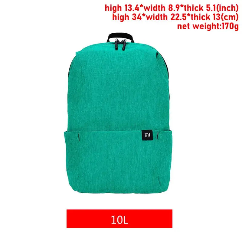 a backpack with the measurements of the size