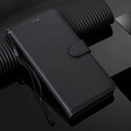 the case is made from genuine leather and has a zipper closure