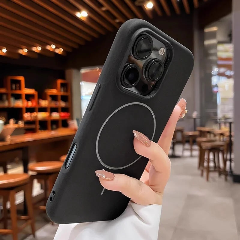 Black smartphone case with a circular magnetic ring.