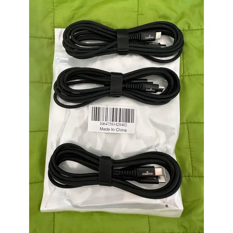 A black usb cable with a white cord