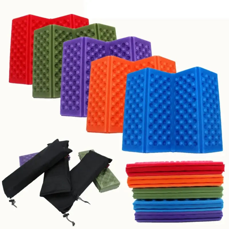 a set of four foldable cooling pad