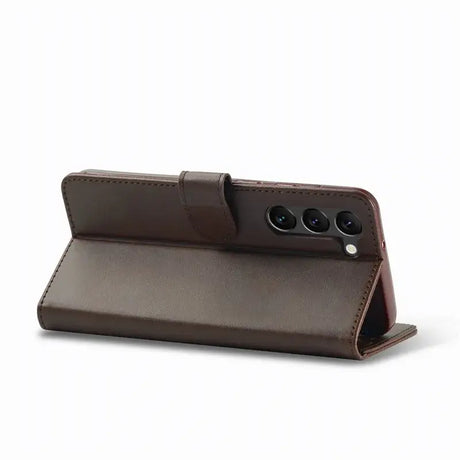 The back of a brown leather iphone case