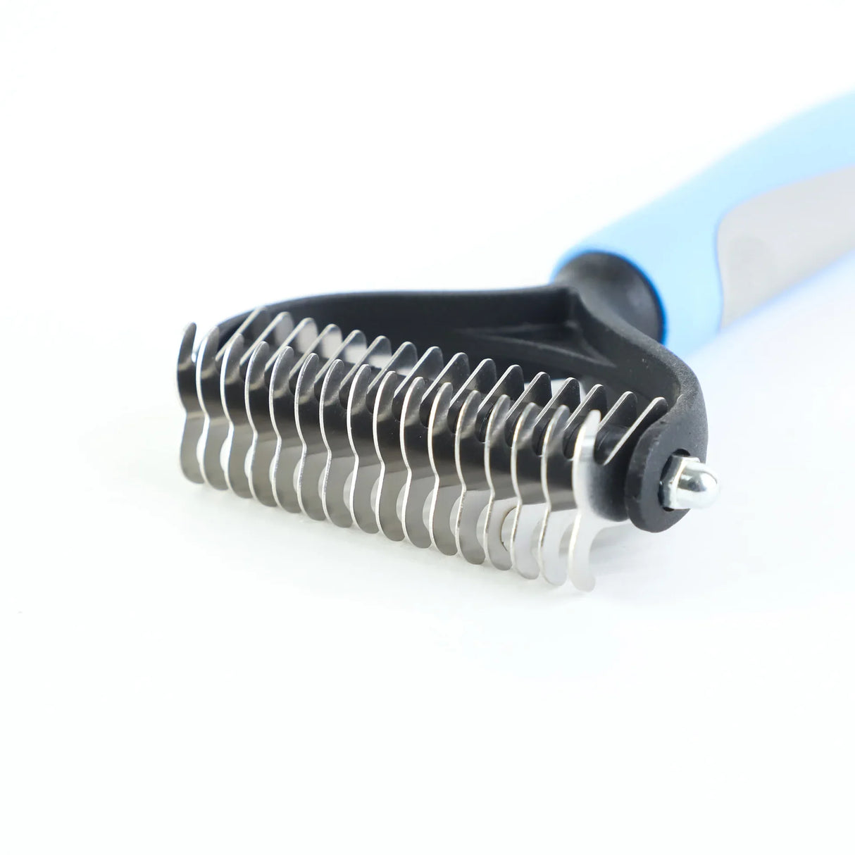 a close up of a hair clipper with a blue handle