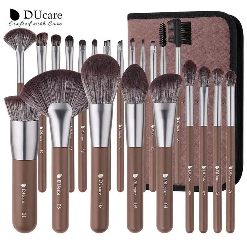 the 7 piece makeup brush set with case