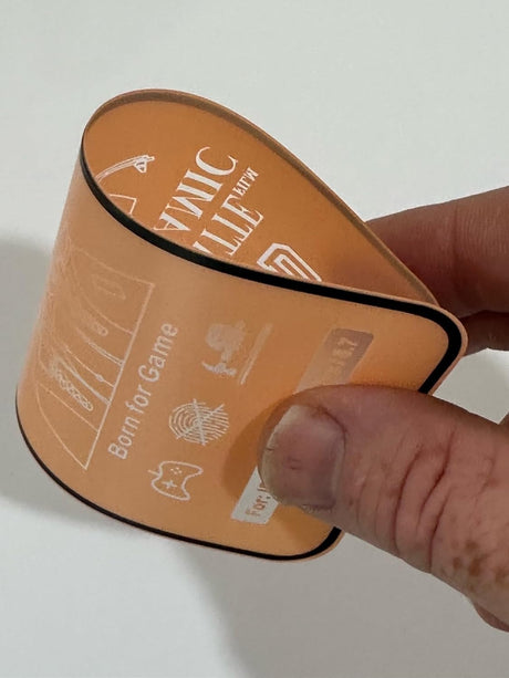 Flexible orange card.