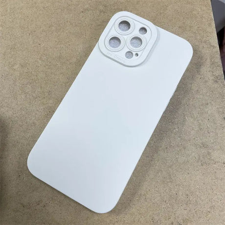 the back of the phone case is shown with the camera lens