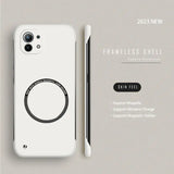 the iphone case is designed to look like a circle