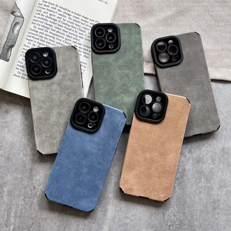 The iphone case is made from genuine leather and features a leather back and a leather back