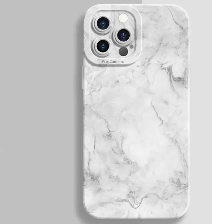 Smartphone case with a white marble pattern and triple camera cutout.