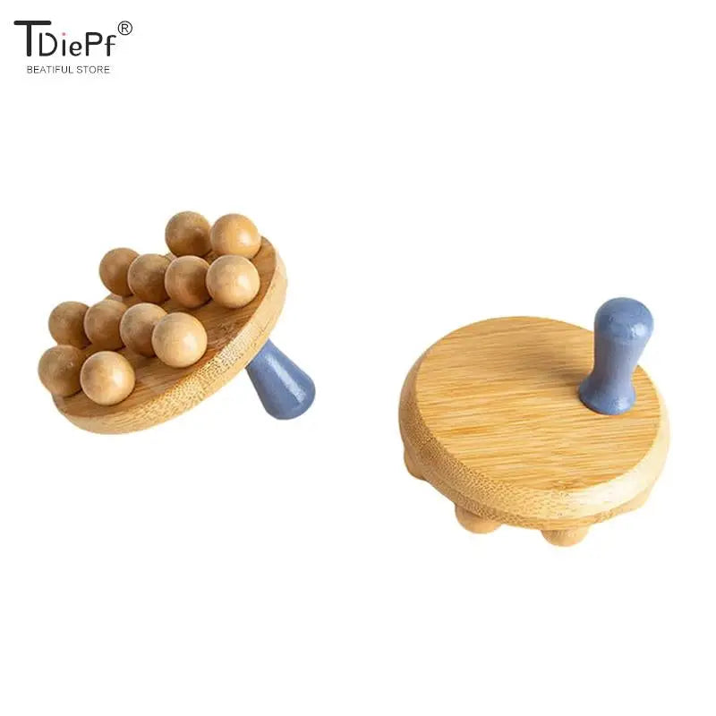 there are two wooden toys that are sitting on a table