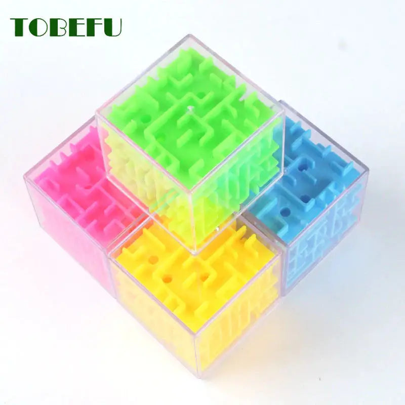 there are four pieces of plastic mazes in a clear box