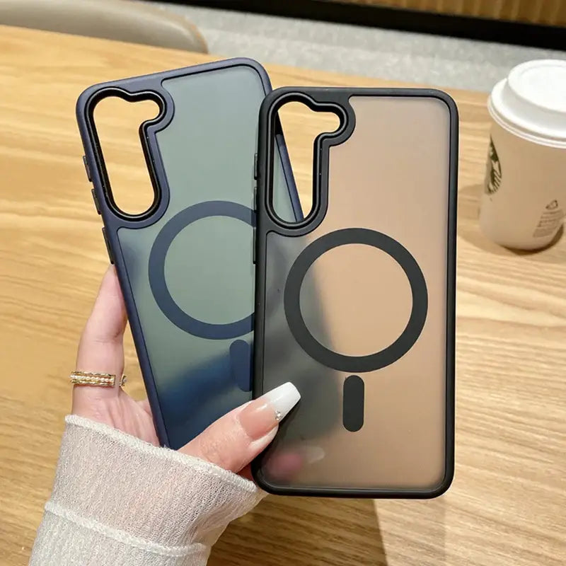 two iphone cases with the logo of the opp