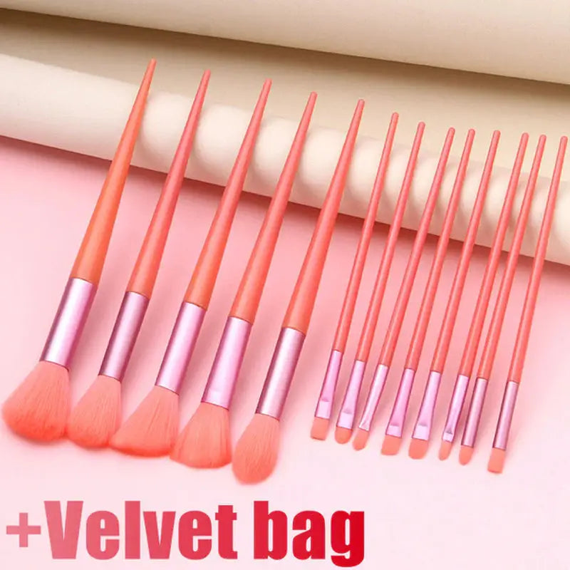 the 7 piece makeup brush set is shown in the image