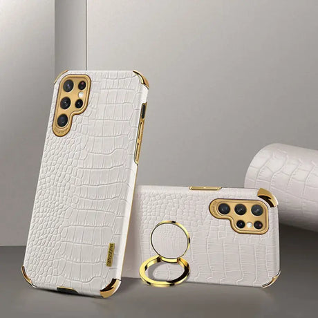 The white crocodile skin case for iphone 11