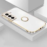 the iphone 11 is a gold - plated case with a circular design