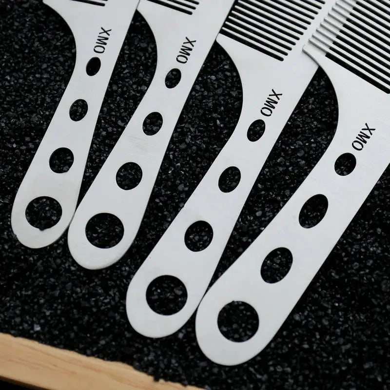 a set of combs with the words’no’and’no ’