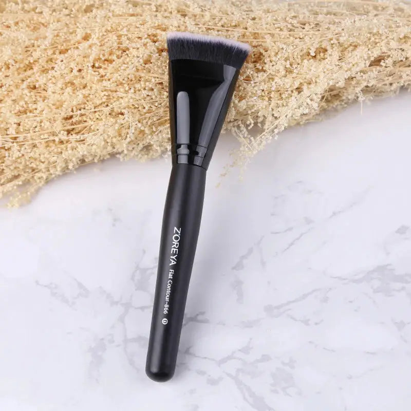 the zoe cosmetics brush